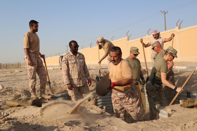 891st Engineer Battalion trains with Kuwaiti soldiers