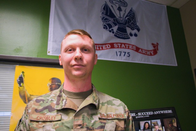 U.S. Air Force Master Sgt. John Crowley visits the Aurora Army Recruiting Station Oct. 22, 2020.