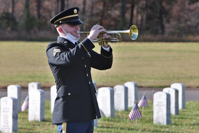 Fort Knox joins Kentucky cemetery to render COVID-delayed funeral honors to 65 veterans