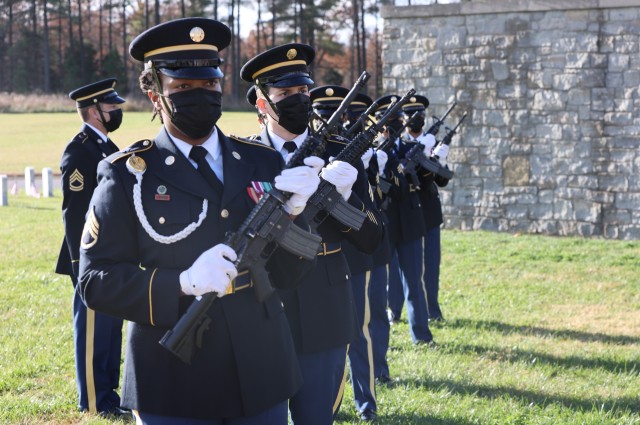 Fort Knox joins Kentucky cemetery to render COVID-delayed funeral honors to 65 veterans