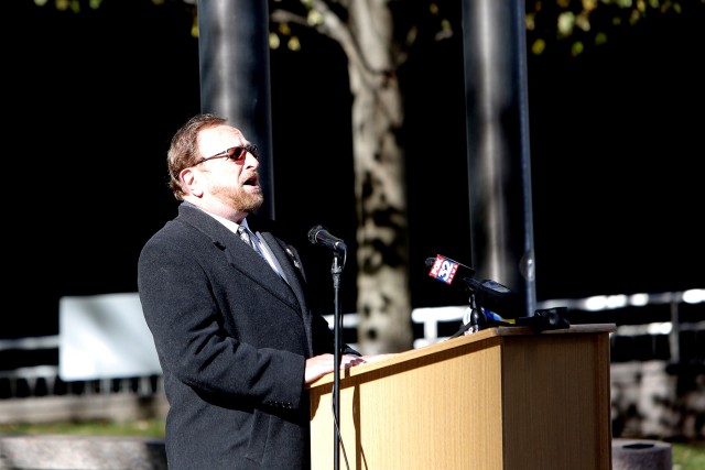 Wayne Messmer, Senior Executive Vice President, Chicago Wolves, sings the national anthem during the opening of a Veteran’s Day ceremony, hosted by the Chicago Wolves, in downtown Chicago, Nov. 11, 2020. The ceremony was coordinated amongst the Chicago Wolves and several local military organizations to hold COVID-19 mitigation efforts as a key priority while honoring Chicago’s and the nation’s veterans.
(U.S. Army Reserve photo by Anthony L. Taylor)