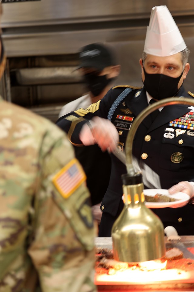 Semi-traditional Thanksgiving meal served to hungry Fort Knox personnel, residents