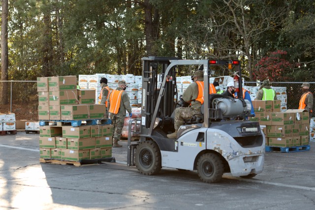 NCNG Soldiers distribute food ahead of Thanksgiving