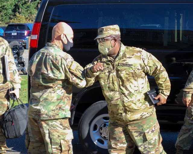 8th TSC commander visits the 404th AFSB