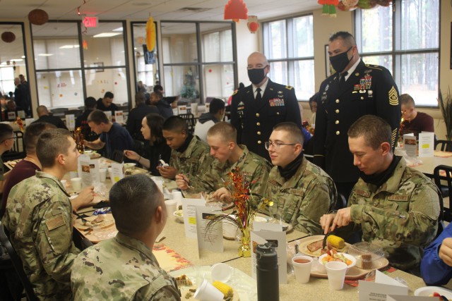 MMore than 5,500 Soldiers ate a Thanksgiving meal Nov. 26 in the dining facilities at Fort Lee, Virginia. The kitchens across post served about 2,000 pounds each of turkey and ham, 1,800 pounds of prime rib, 1,000 pounds of sweet potatoes, 500...