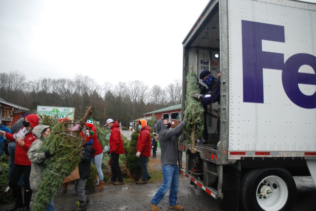 Guard members help spread socially distant holiday cheer