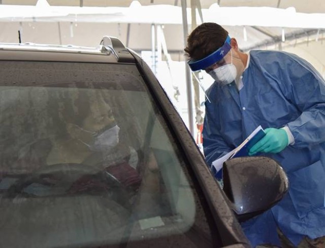 Tennessee Guardsman testing community for COVID-19