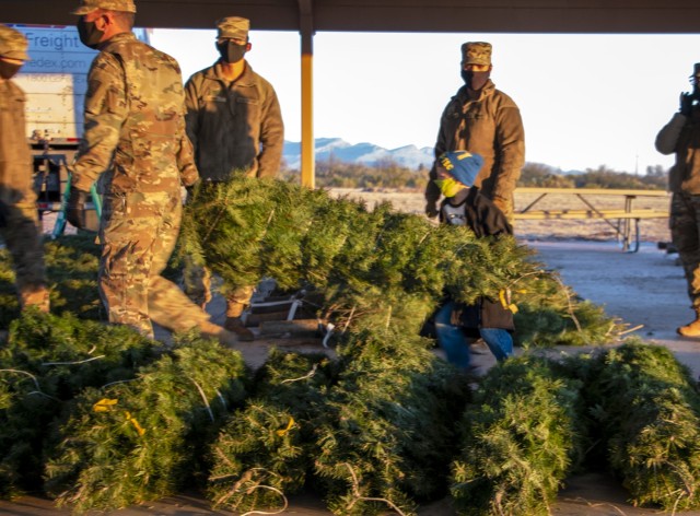 FMWR, AIT Soldiers deliver Christmas spirit