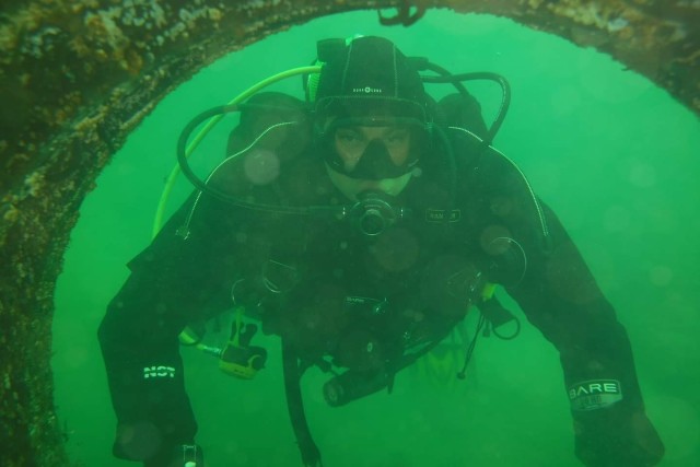 There’s an aquatic world beneath the surface of the Puget Sound in Washington State that injured Soldiers explore while earning scuba diving certifications.