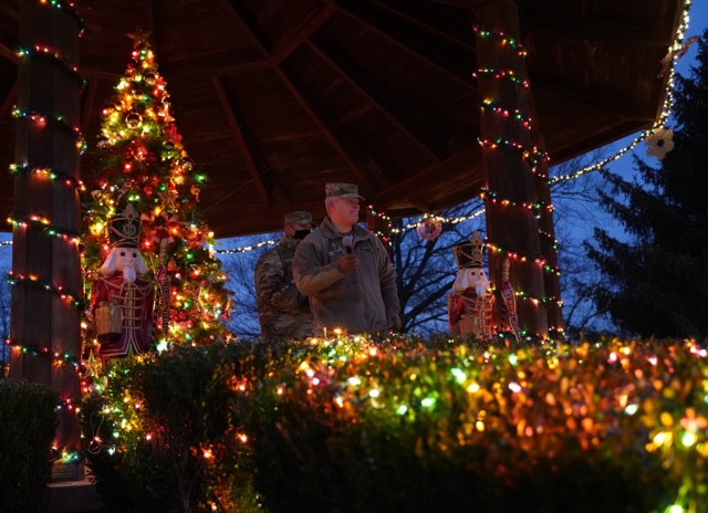 Fort Knox, Christmas, Christmas tree, holly, noel, Santa Claus, Kentucky, Saint Nick, holidays, tree