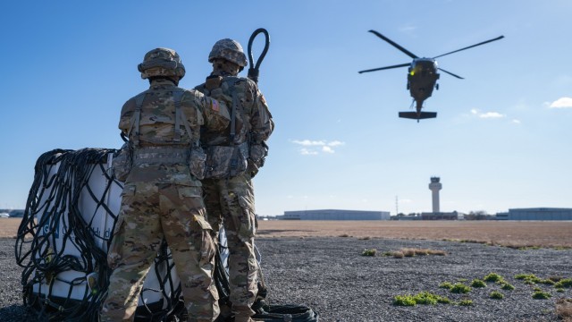 New York National Guard conducts sling-load training