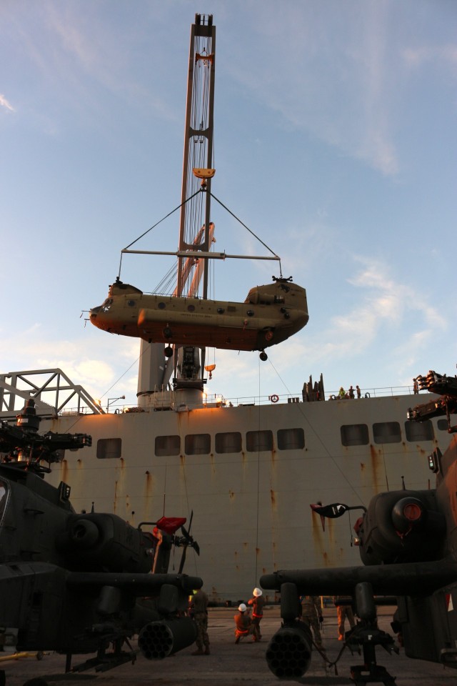 599th, partners offload JRTC cargo at Pearl Harbor