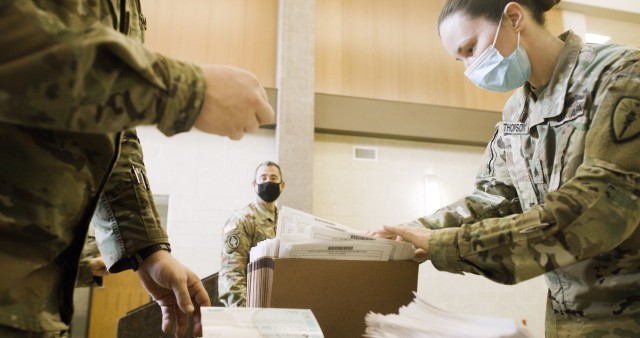 Frontline Indiana Guardsmen receive COVID vaccine