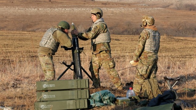 FORT RILEY, KANSAS – Soldiers of the Kansas Army National Guard’s 1st Battalion, 635th Armor Regiment demonstrate a mortar mission for Pittsburg State University Reserve Officer Training Corps cadets during their visit to Fort Riley Jan. 7....