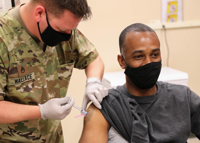 Kentucky National Guard troops get vaccinated