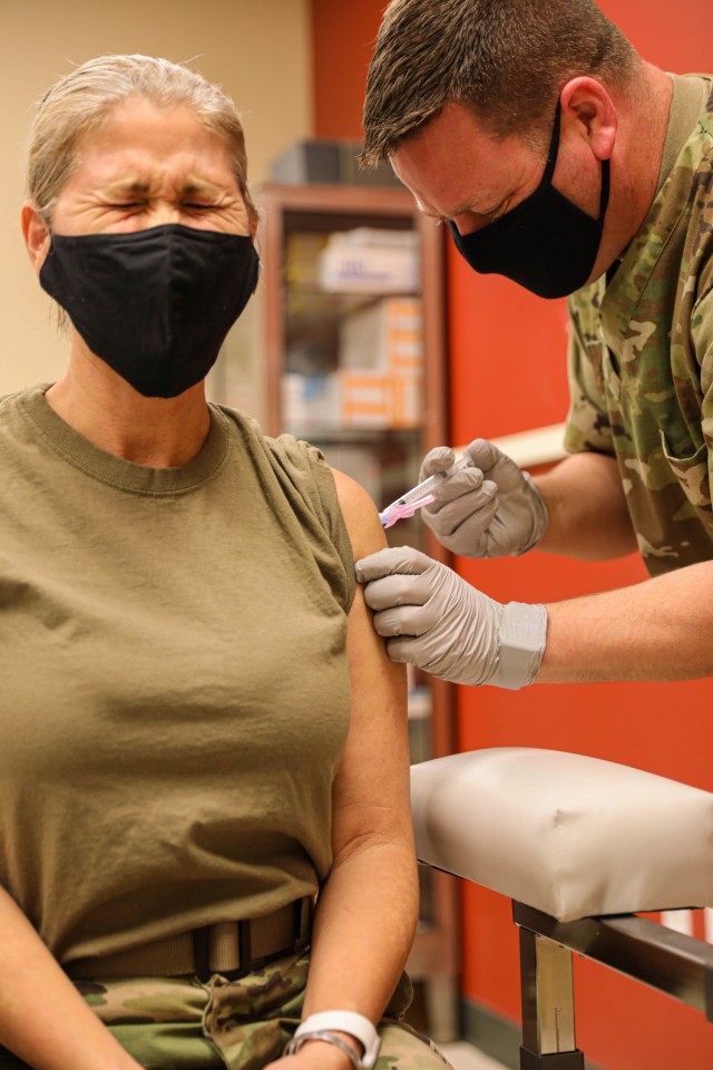 Kentucky National Guard troops get vaccinated