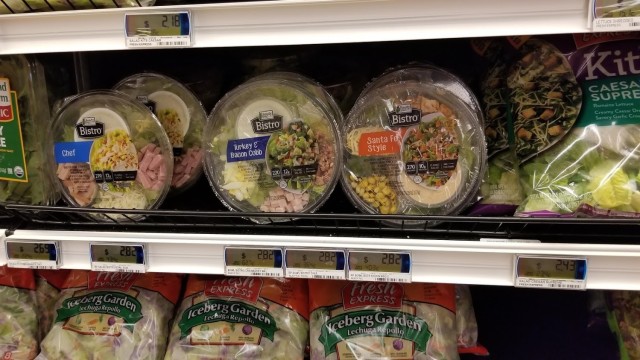 Nutrition workgroup awards local food facilities for healthy eating menus, options