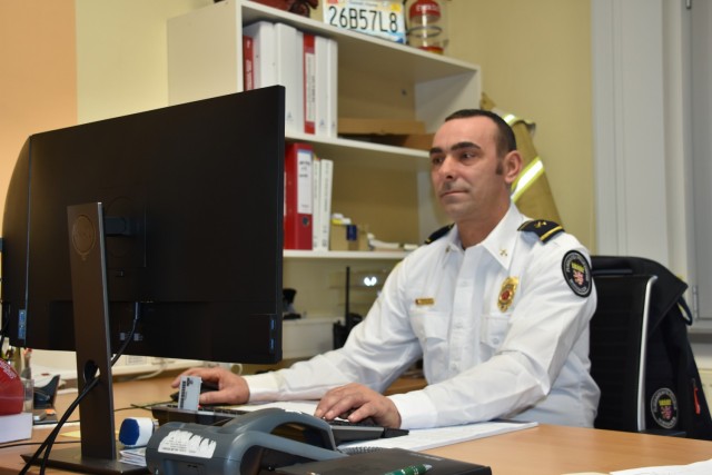 WIESBADEN, Germany – Fire Inspector Enrico Gottschalk won the IMCOM-E Fire Inspector of the Year 2020 Award.