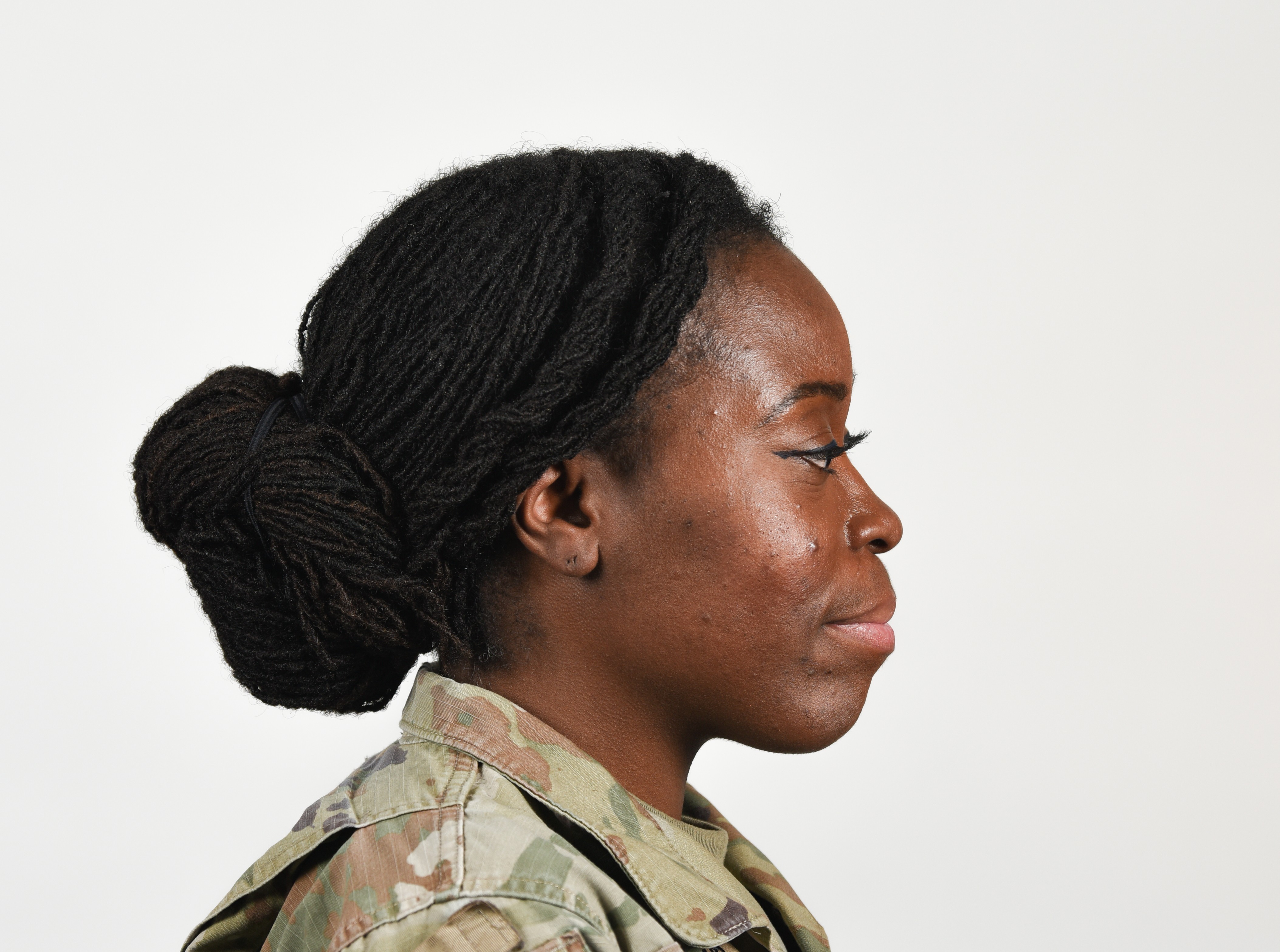 In a Changing Military, the Army Eases Its Rules for Women's Hair - The New  York Times