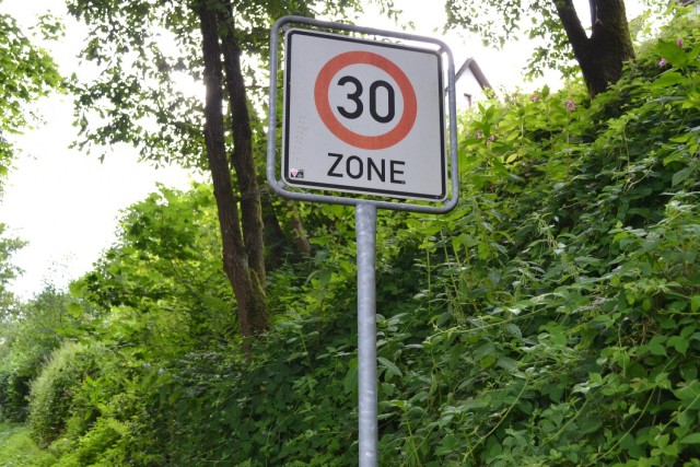 Courtesy photo of a 30 kilometer / hour sign somewhere in the European Union