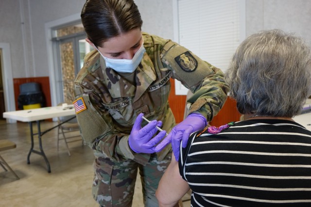 Texas National Guard helps vaccinate residents