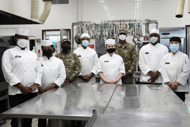 35th CSSB field feeding platoon Soldiers step up to run Camp Zama Dining Facility