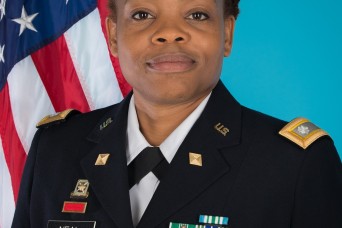 Army Finance and Comptroller Officer Wins STEM-focused Award 