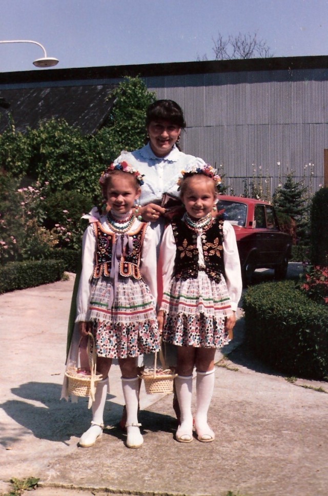 Maj. Barbara Bujak (on right) posing with her sister and mother in Poland in the 1980s, prior to the family’s emigration to the U.S. 