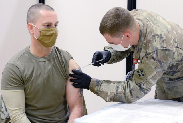 Fort Carson doctors relay vaccine information