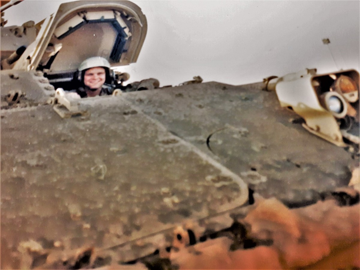 ミリタリー BATTERY OPERATED RANGER IN DESERT STORM US Airborne Desert Storm I CMK F48059