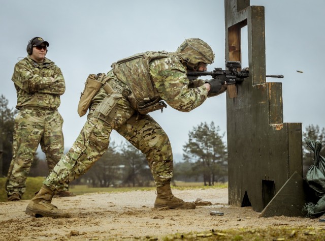 Marksmanship Master Trainer team leads training for 2nd Cavalry ...