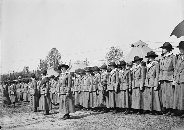 Women of the National Service School 