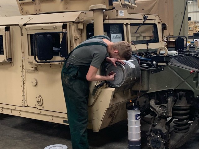Dutch military, 405th AFSB work together at APS-2 Eygelshoven, prepare for DE21