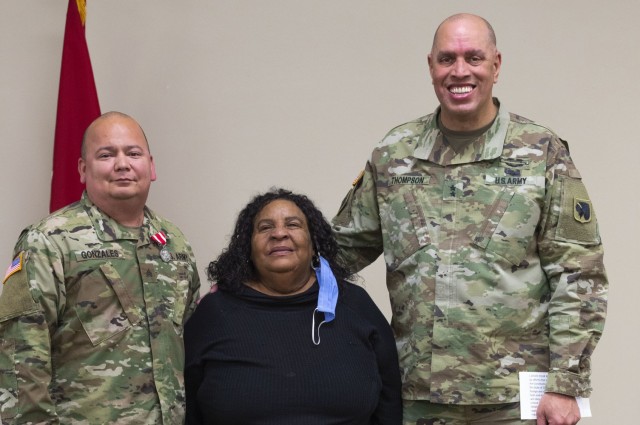 Guardsman awarded Oklahoma Star of Valor for saving neighbor