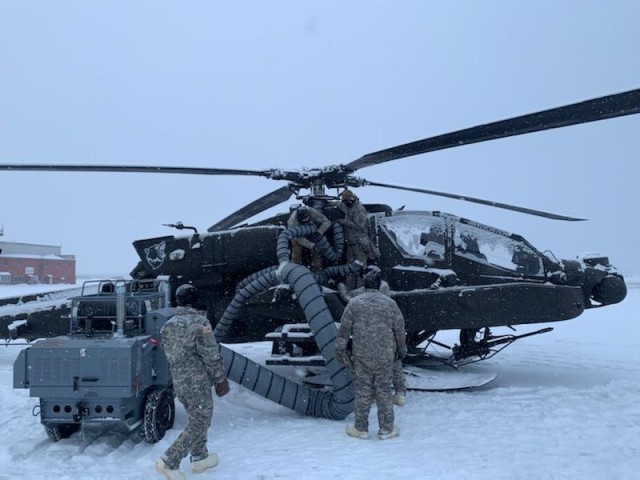 Logistics Assistance Representatives from Aviation & Missile
Command (AMCOM) support 1-25 Attack Reconnaissance Battalion with arctic
testing of AH-64 Apache in order to identify equipment capabilities for
operating in arctic conditions.