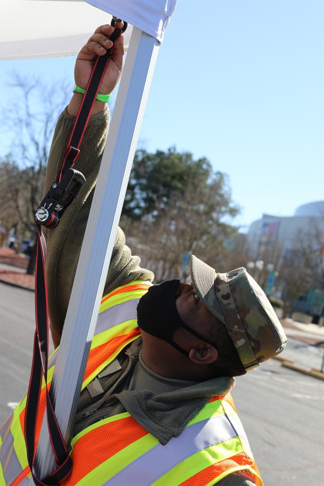 North Carolina Guard supports mass vaccination clinic