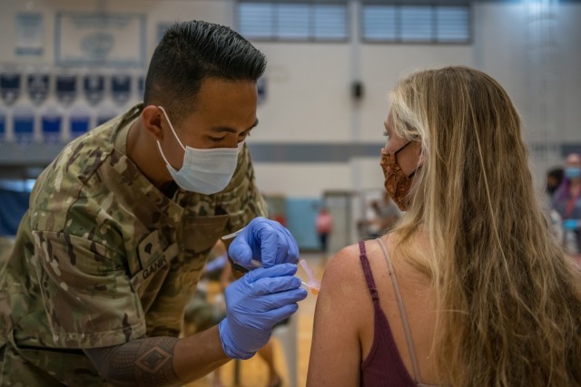 Hawaii National Guard vaccinates residents