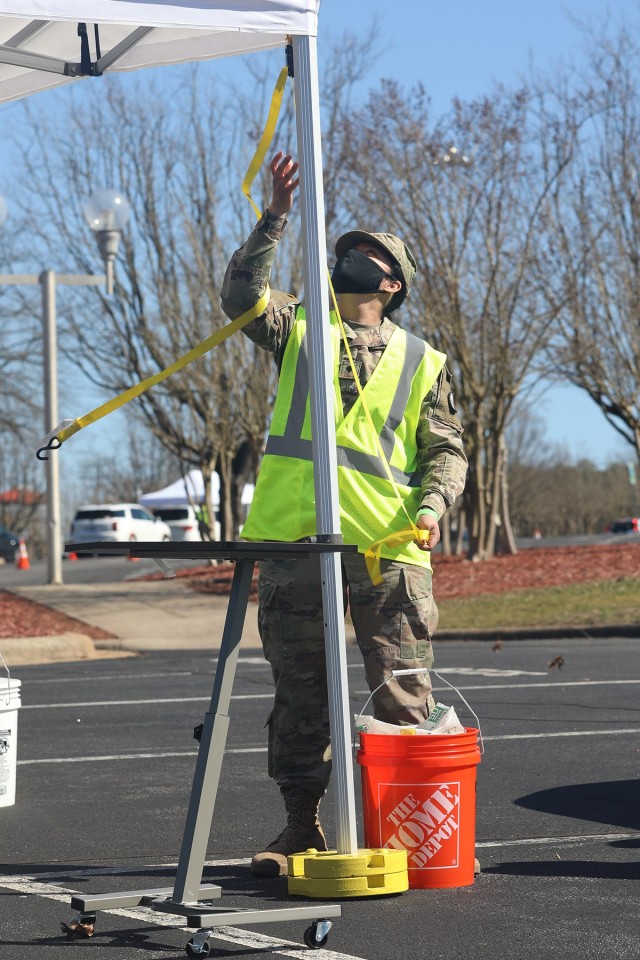 North Carolina Guard supports mass vaccination clinic