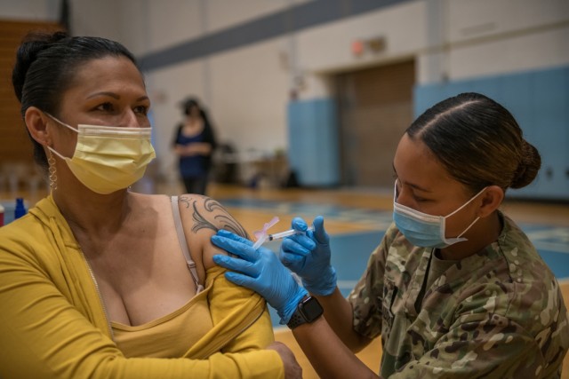 Hawaii National Guard vaccinates residents