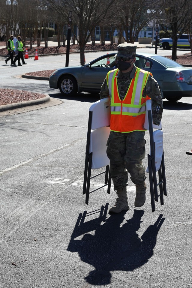 North Carolina Guard supports mass vaccination clinic