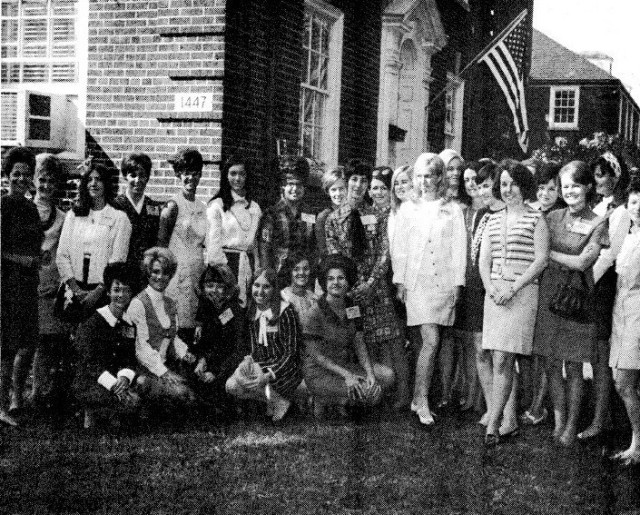 Student officers’ wives gather for a photo together on Fort Knox in 1969. “Wives have always had a sisterhood,” says veteran wife Jamia Arner.