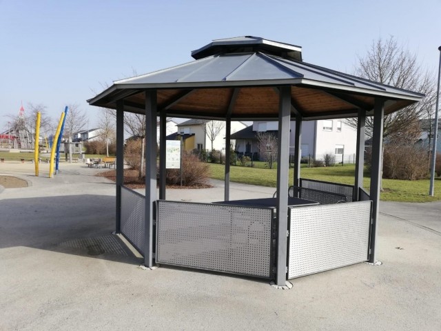 The Directorate of Public Works is replacing the old wooden panels on gazebos with new metal wall panels as part of their area beautification projects.