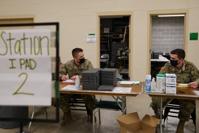 Ohio National Guard helps vaccinate Ohioans at mass clinic