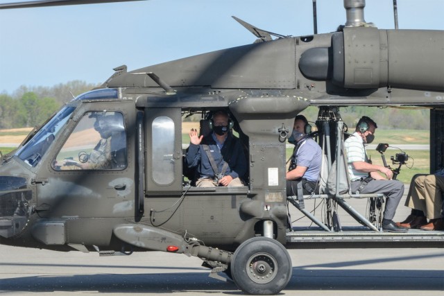 U.S. Congressman Guthrie visits Fort Knox to receive update on ‘schools, housing and training’