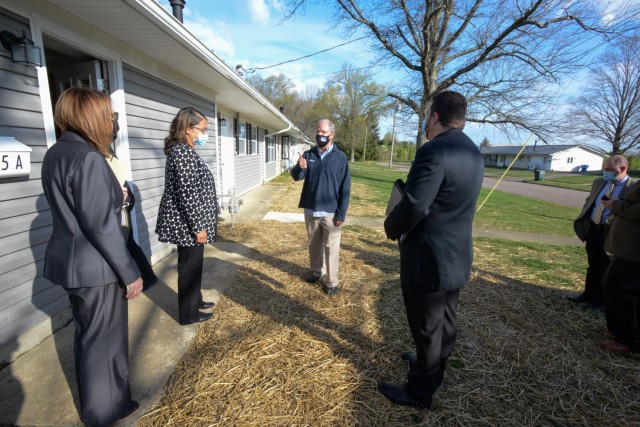 U.S. Congressman Guthrie visits Fort Knox to receive update on ‘schools, housing and training’