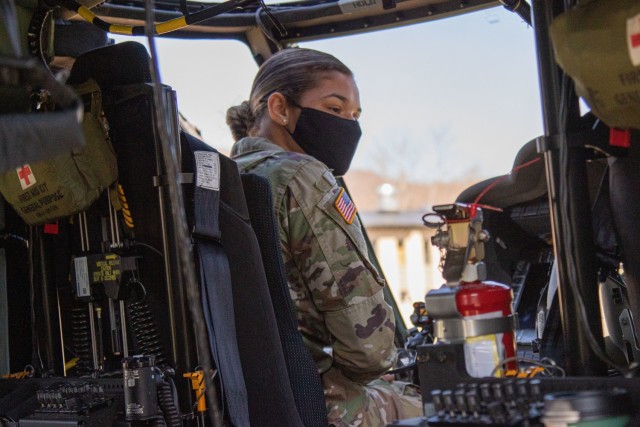 NY National Guard helicopter crews train to fight fires over the Hudson River