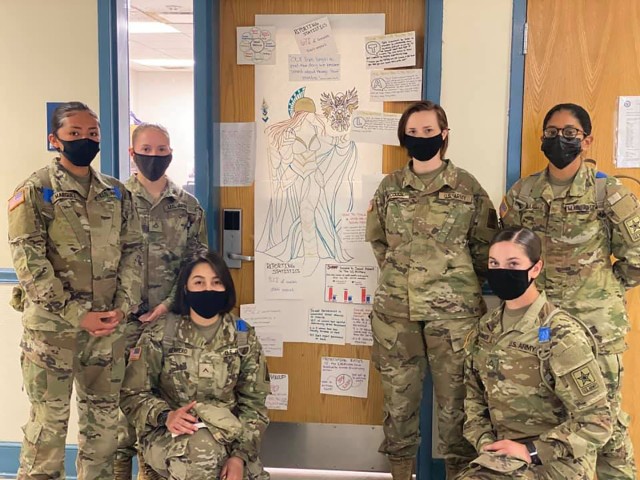 Fort Lee students win door decorating contest