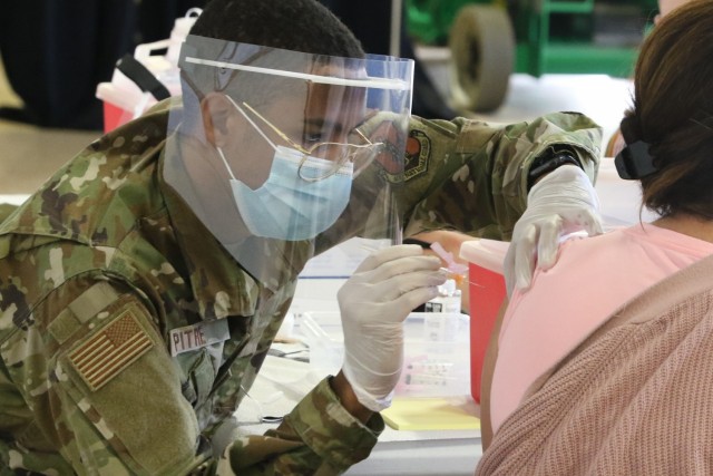 Virginia Guard supports community vaccination clinic