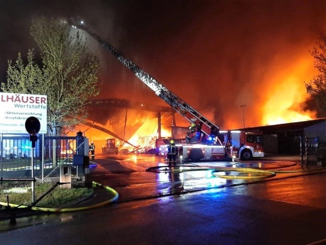 The collaboration between the U.S. Army and the host nation fire departments in Franconia has a long tradition. During the night of April 28, 2021, host nation authorities called upon the USAG Ansbach fire department when a major fire broke out in a recycling plant in the city of Rothenburg o. d. Tauber. (Photo: USAG Ansbach Fire Department)