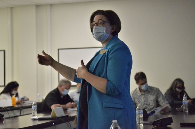 Anne Fugate, Transition Services Manager at Fort Campbell, briefs Nashville business leaders on the installation’s Transition Assistance Program April 28 during a Nashville Leaders Tour.